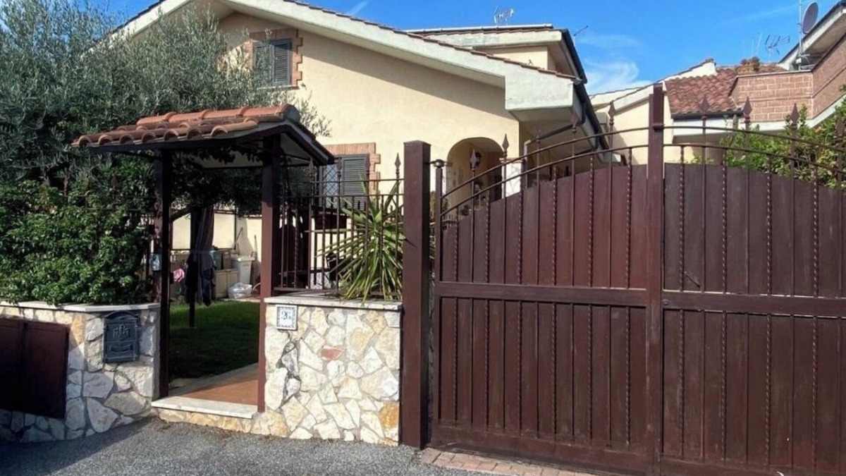 Marco Simone Apartment | Ryder Cup, Jubilee 2025, Tivoli thermal baths and Villa Adriana. Metro B a few kilometers away.