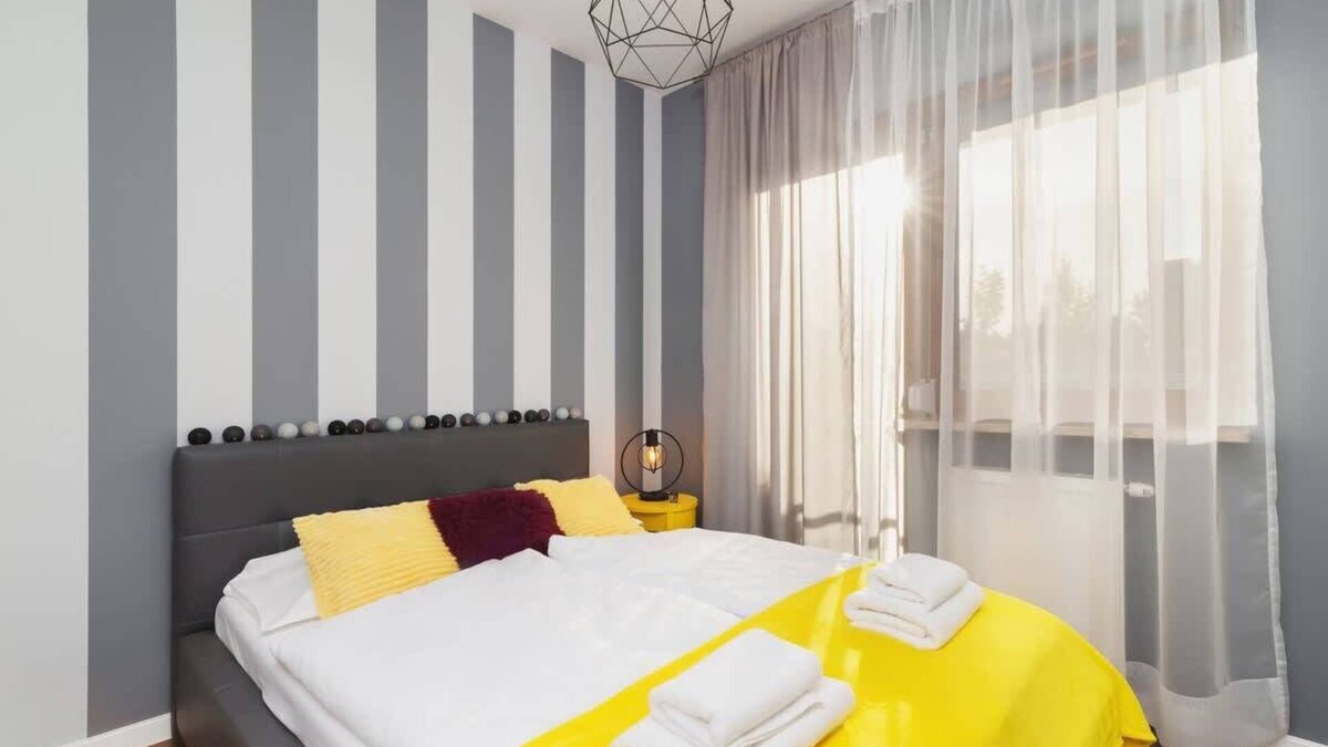 Krakow Apartment | Rydlówka 19 | Colorful Cracow Apartment | Parking