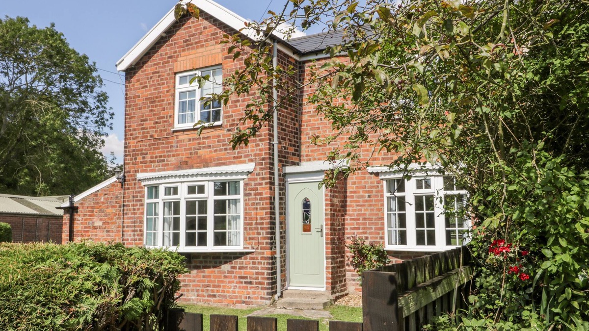Winestead House | RYEBY GARTH, pet friendly, character holiday cottage in Patrington