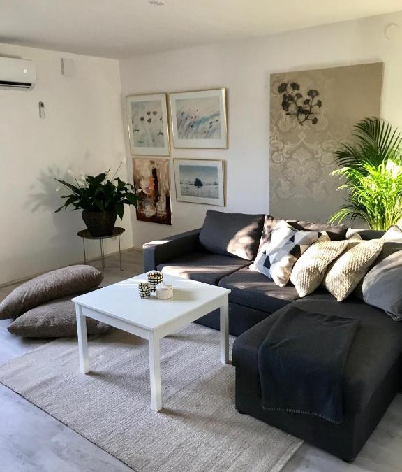 Soder Apartment | Rymlig lägenhet i avdelat hus med egen parkering