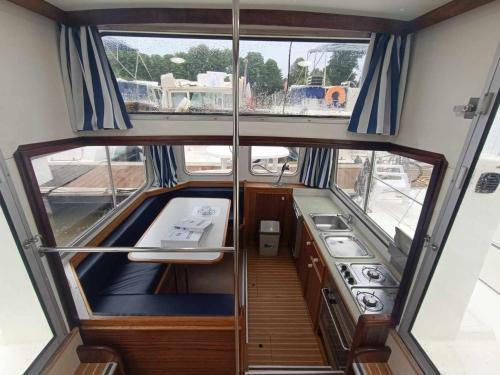 Pontailler-sur-Saone Boat Rental | Séjour atypique sur une Pénichette vintage avec terrasse - Pontailler-sur-Saône - API-1-46-20