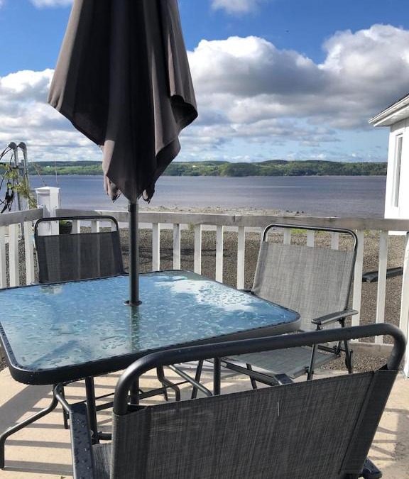 Saint Fulgence Apartment | Séjour Flèche du fjord vue Saguenay Mont Valin