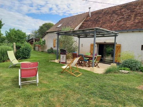 Clere-du-Bois House | Séjour paisible au cœur du Berry : maison familiale moderne, cheminée, jardin, et SPA à Cléré-du-Bois. - FR-1-591-563