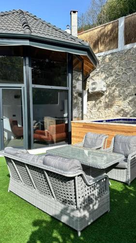 Sapanca Ski Chalet | Sıcak Havuzlu ve Jakuzili Villa 1