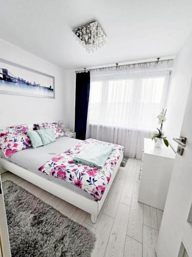 Krakow Apartment | Słoneczne mieszkanie wśród zieleni