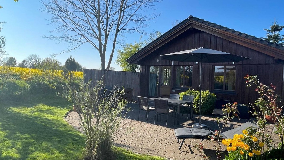 Gelting House | S Christa Ortmann - Das Ferienhaus am Feld