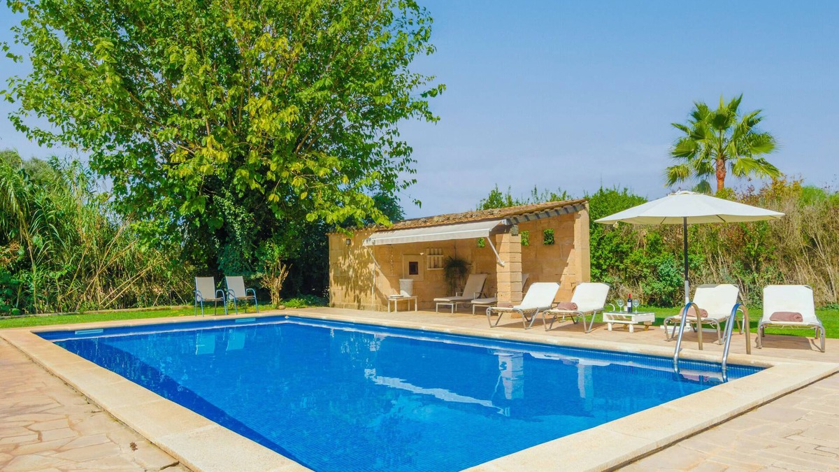 Algaida Villa | S'ERA NOVA - Beautiful villa with private pool surrounded by a beautiful garden. Free WIFI