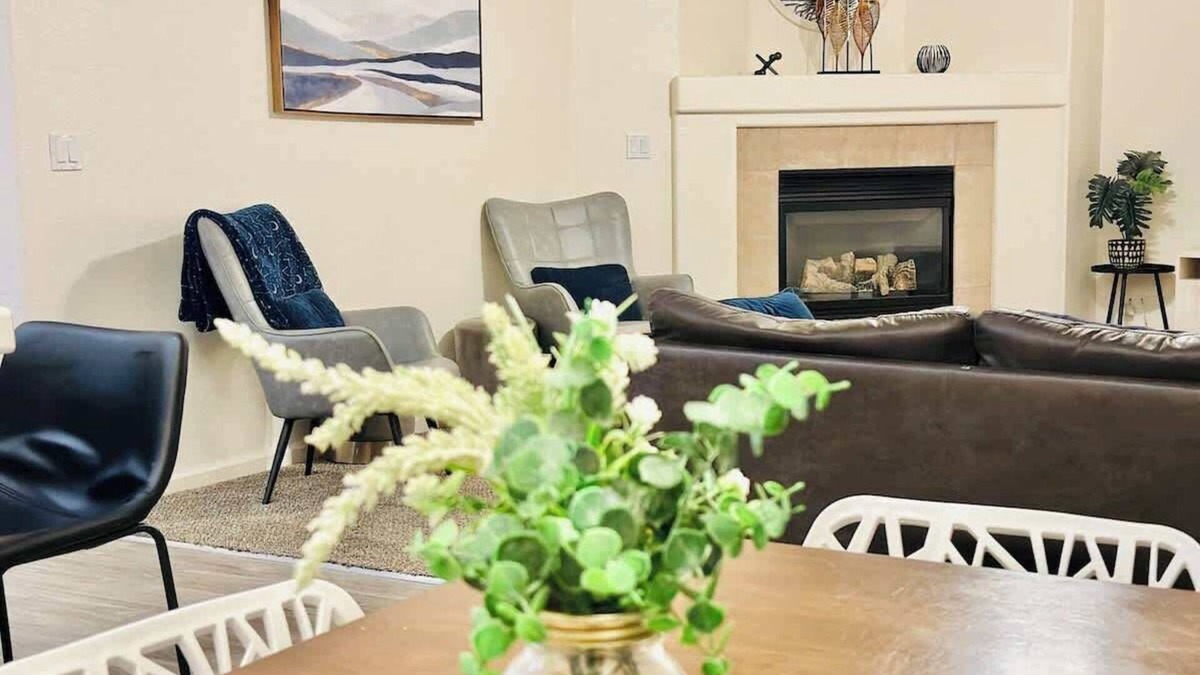 Reno House | S Reno/5Bedroom/3Bath/Sleeps18