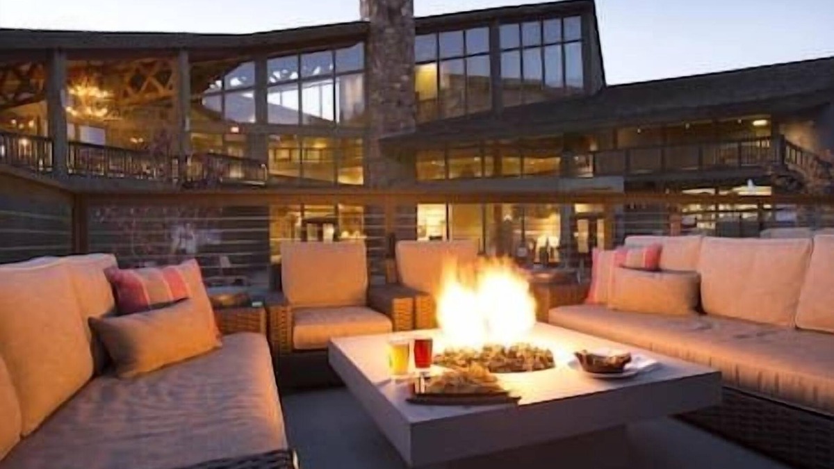 Jackson Resort | S| Snow King | Lux Resort | Concierge | Fireplace