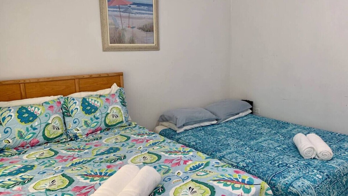 West Bay Apartment | S1 BP | Steps to Beach