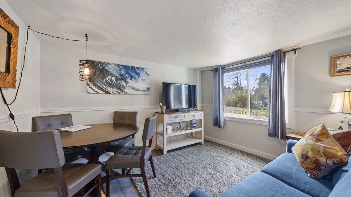 Netarts Apartment | S4 - Kickin Out @ Surf Inn