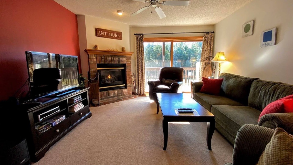 Bretton Woods Condo | S4 Ski Slope Views! Bretton Woods condo with easy access to Mt Washington, Skiing, Dog Friendly!