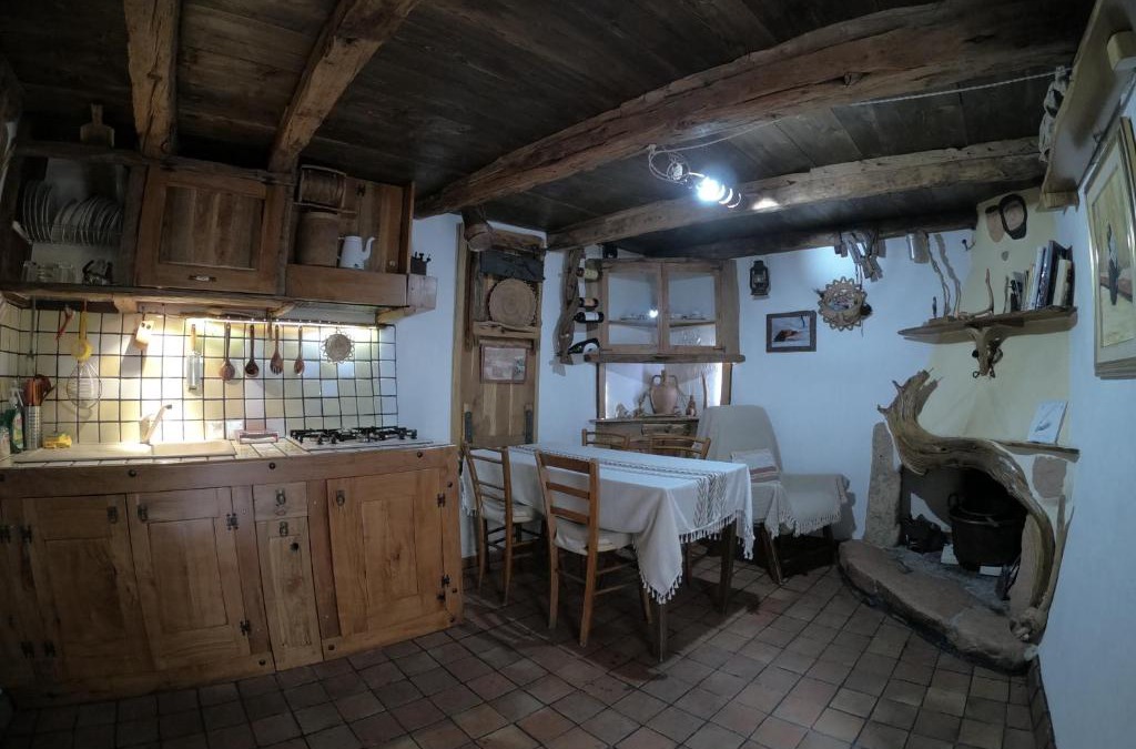 Urzulei House | Sa domu 'eccia