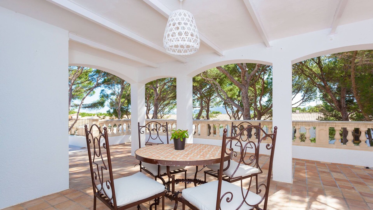 Cala Agulla House | Sa Torre Villa with pool very close to the beach and the town center.