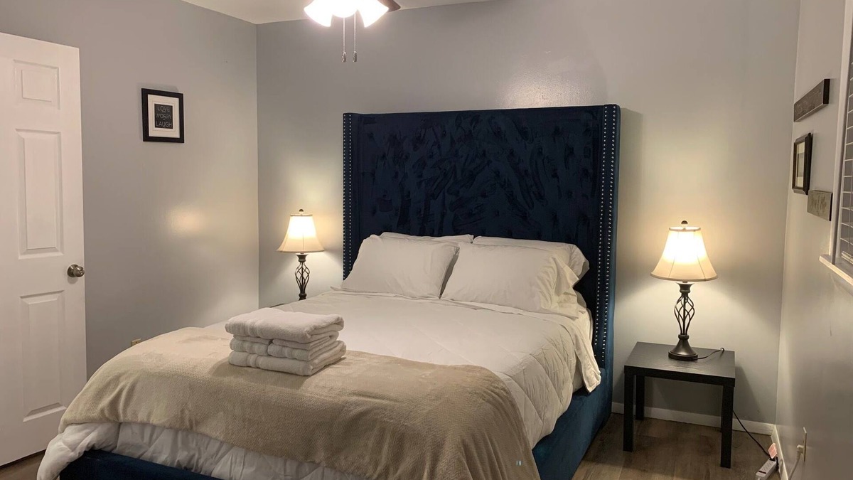 Plattsburgh Apartment | Saba Cedarwood Experience