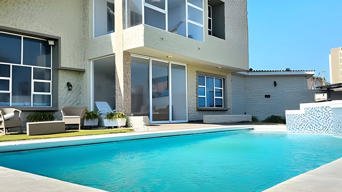 Sabanilla Montecarmelo House | Sabanilla private beach house 4 blocks from the sea