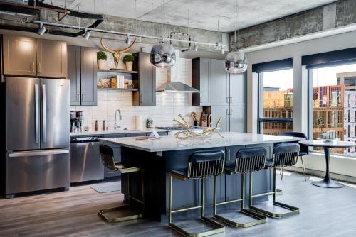 Warehouse District Apartment | Sable 501 - Luxury Two Story Loft