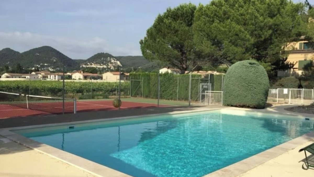 Sablet Apartment | Sablet - swimming pool - tennis - 200m from village center - in the vineyards