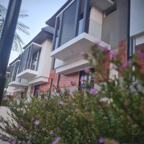 Oro Oro Ombo Villa | Sabrina Sweet Villa Batu walking distance Jatim Park 2