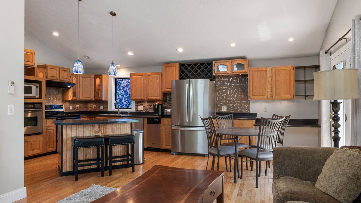 Southern Coast Apartment | Saco Central Haven: Your Perfect Retreat