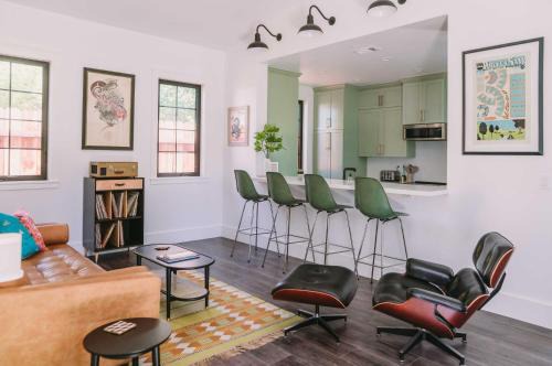 East Sacramento House | Sacramento Guest House with Patio about 5 Mi to Downtown
