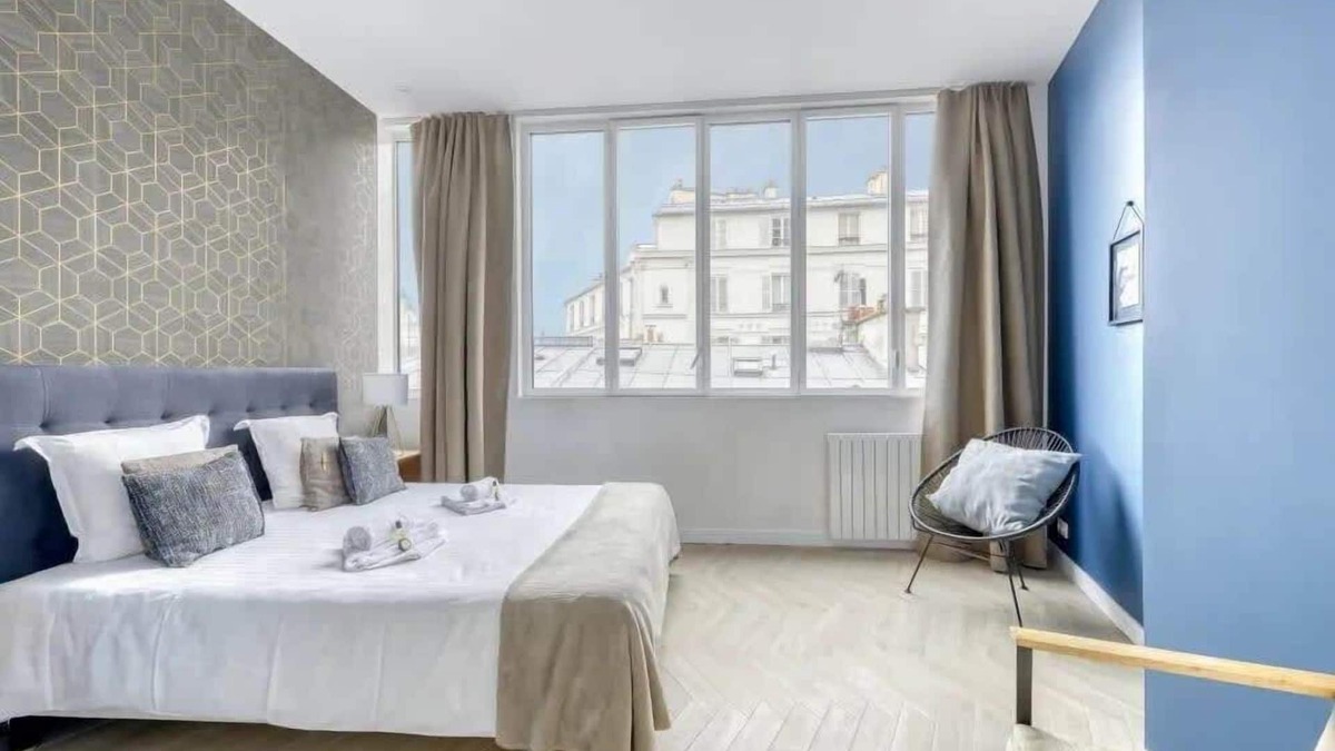 Montmartre Apartment | Sacré-Coeur Modern 4BD with sauna for 10 guests!