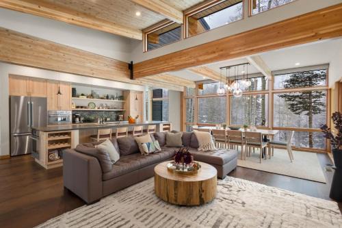 Telluride House | Saddle Horn Lane home