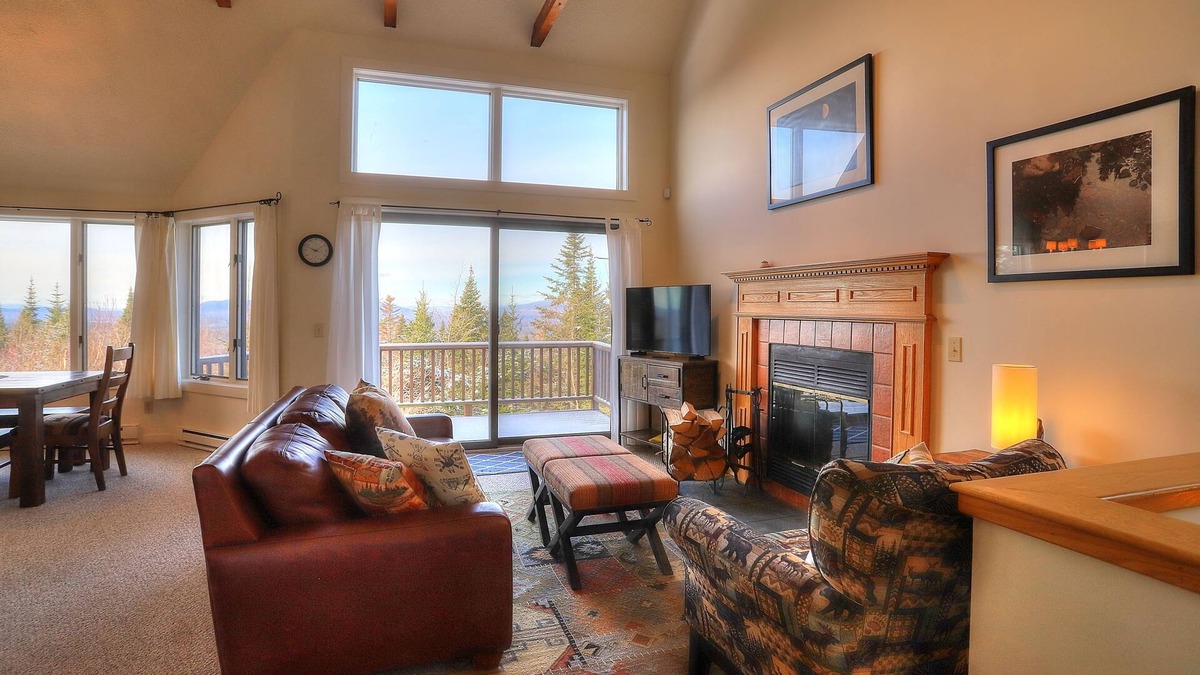 Rangeley Condo | Saddleback - Rock Pond Condo 67 - ski in/out