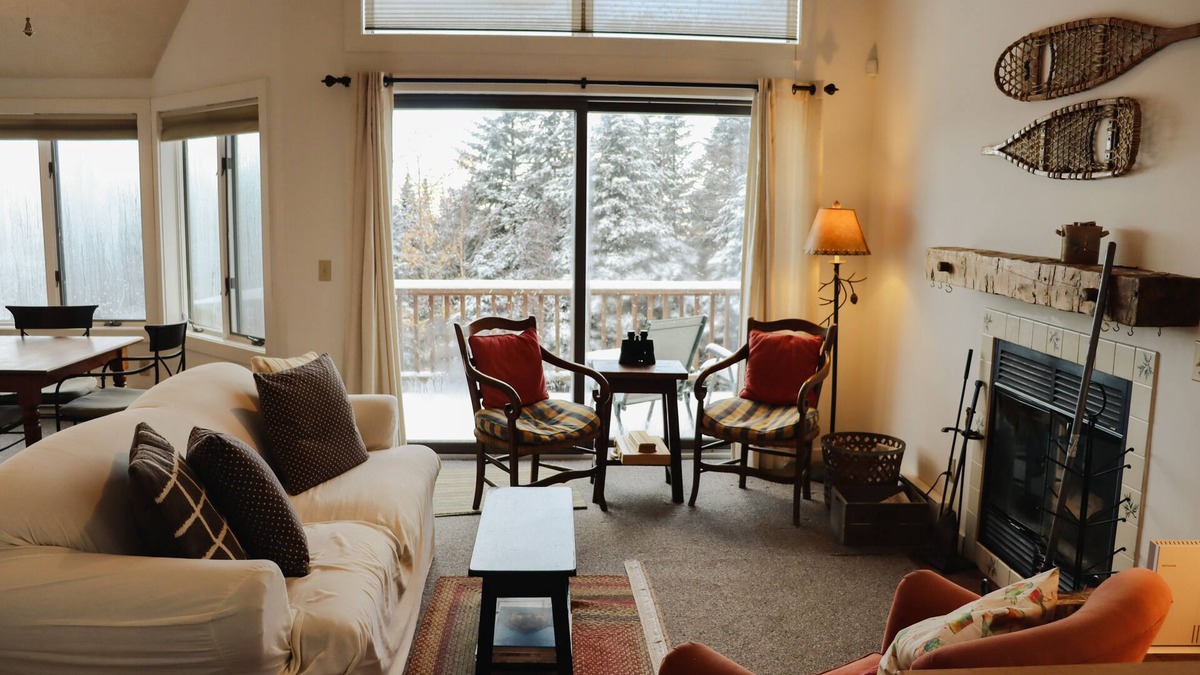 Rangeley Condo | Saddleback - Rock Pond Condo 43 - ski in/out, pet friendly!