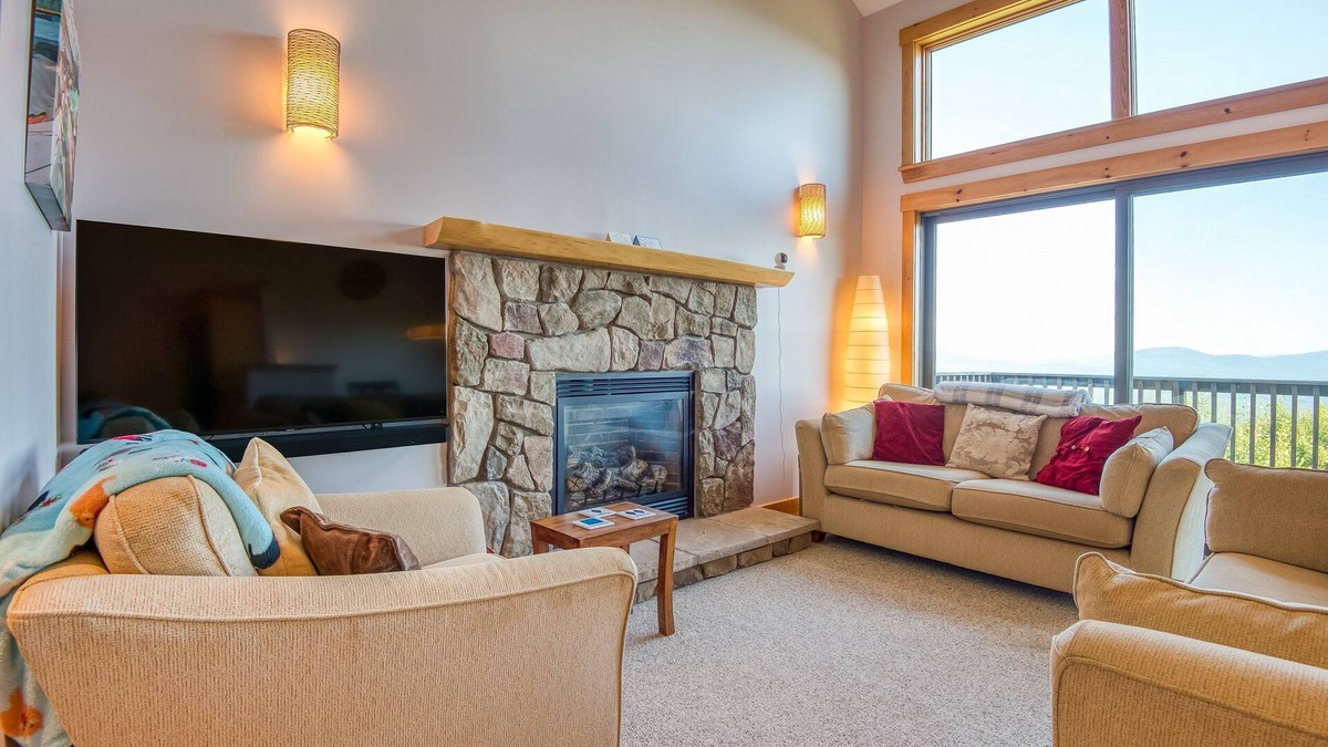 Rangeley Condo | Saddleback - Rock Pond Condo Green Drake #5 - Ski in/Ski out!