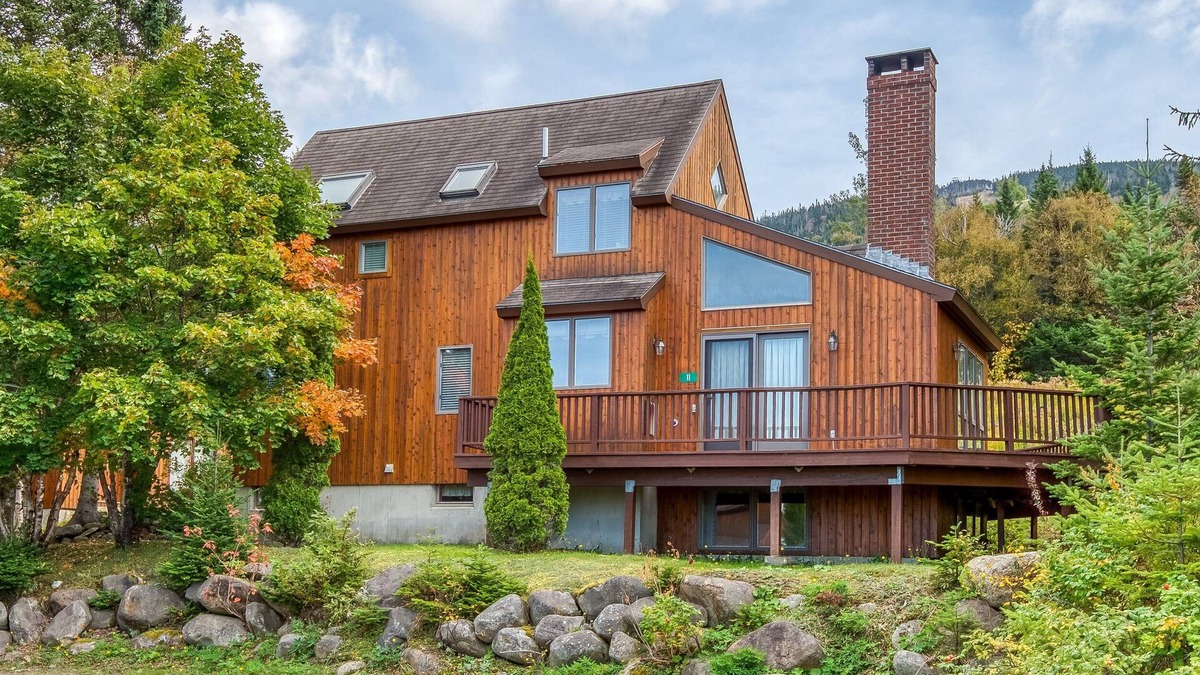 Rangeley Condo | Saddleback - Rock Pond Condo 11 - pet friendly, ski in/out!