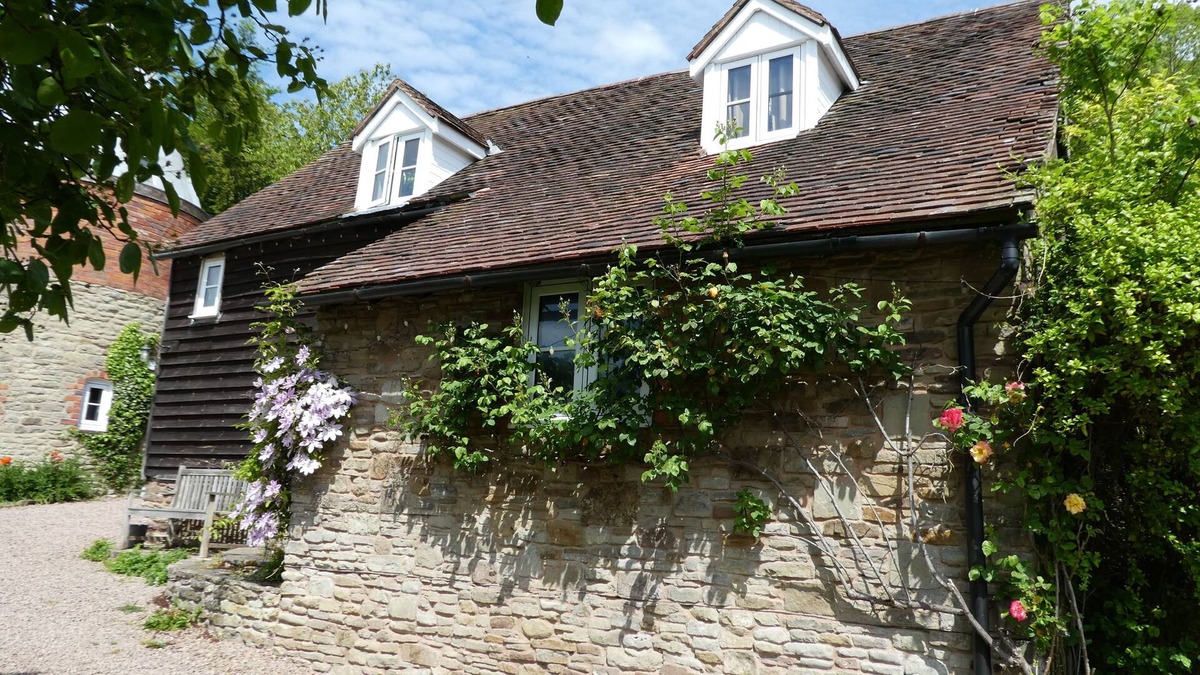 Hay-on-Wye Cottage | Saddlestones Cottage - sleeps 4 guests in 2 bedrooms