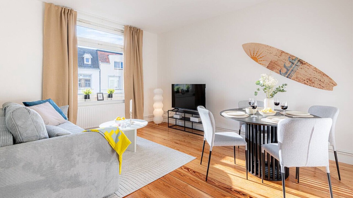 St Lorenz Apartment | Sadebo old building flair for 6 guests