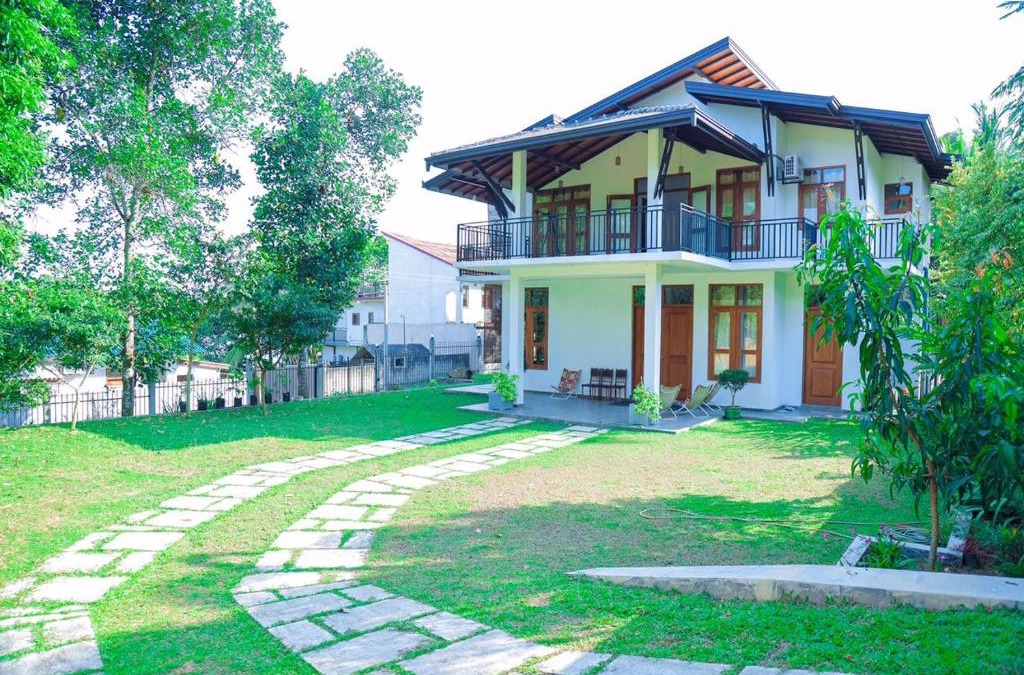 Bandaragama Villa | SaDev Lake Villa Bandaragama