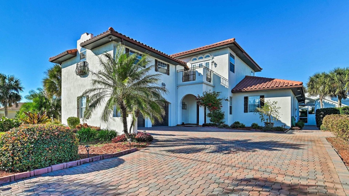 Palm Coast House | Safari by the Sea: Luxe Villa & Pool Walk to Beach