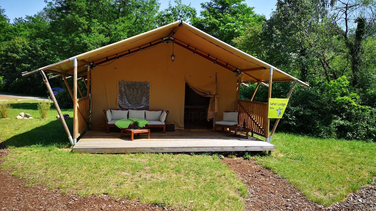 Gro Leuthen RV Rental | Safari Lodge