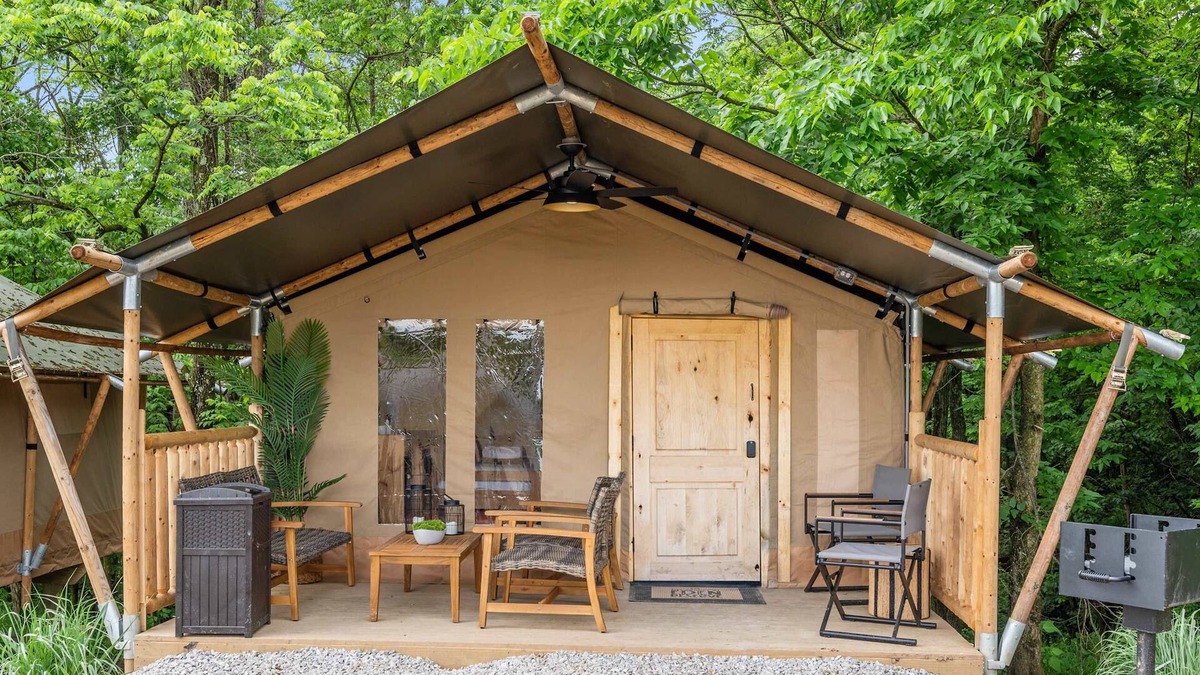 Williamstown RV Rental | Safari Tent E at Eden Reserve - Near Ark