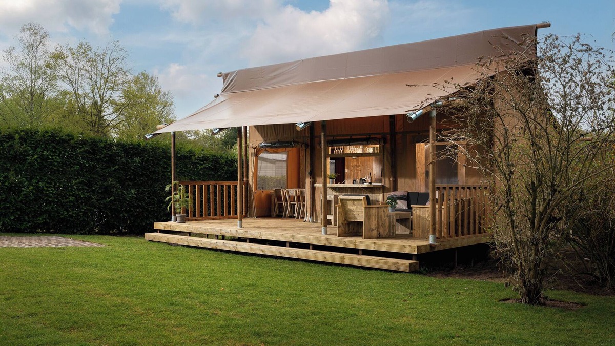 Zuna Resort | Safari tent 'the bartenter' with private sanitary facilities | 5 pers.