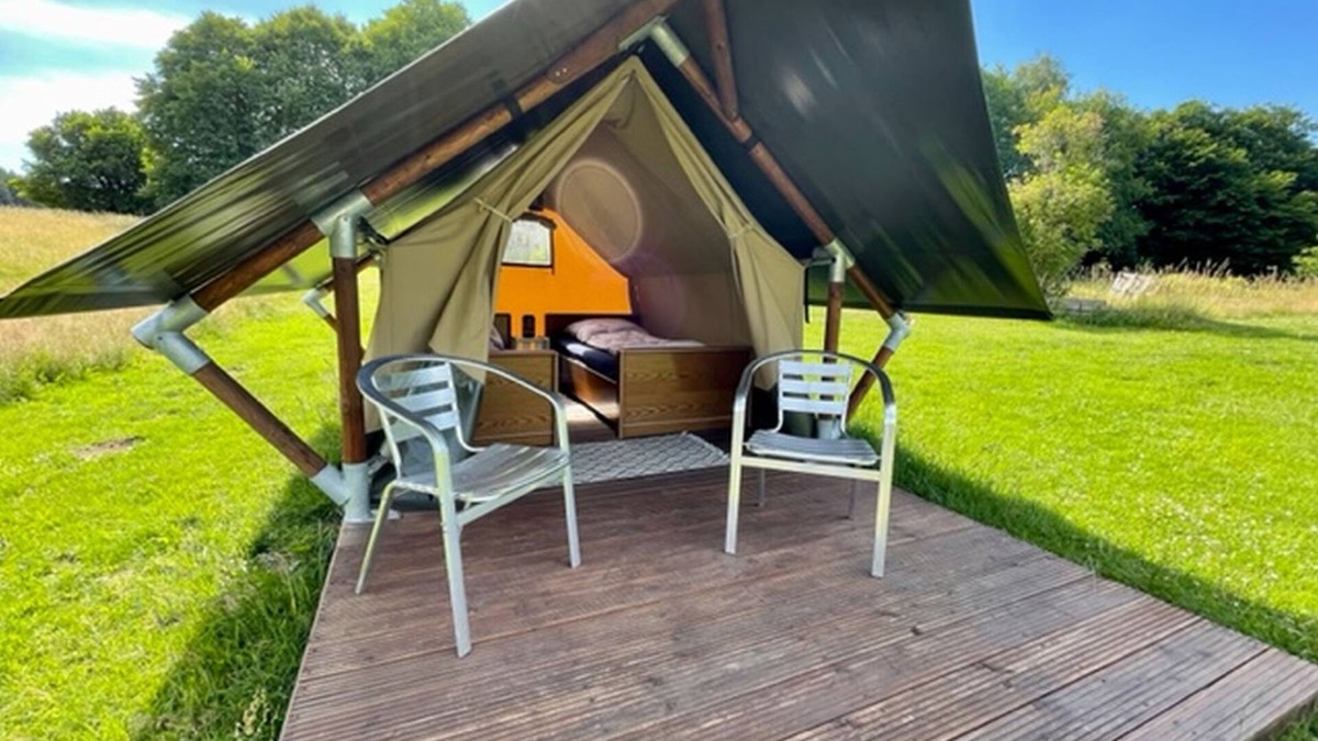 Borfink Apartment | Safari Zelt mit 2 Bequemen Betten Incl. Bettzeug