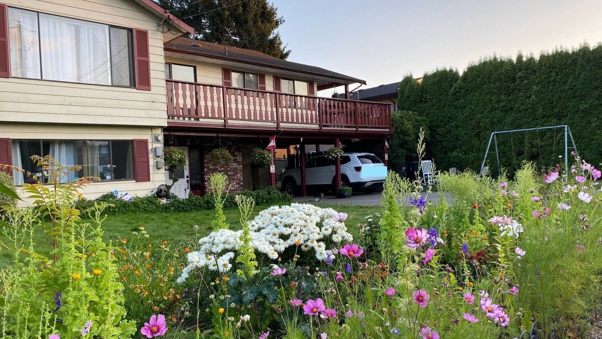 Aldergrove House | Safe clean quiet room, keyless private entry, close to Abbotsford airport & town