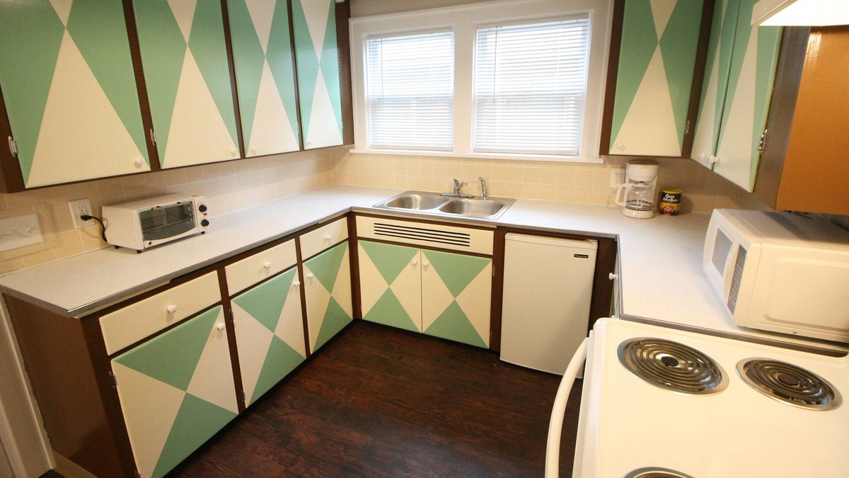Niagara Falls Apartment | Safe, Clean & Spacious, Great for Families