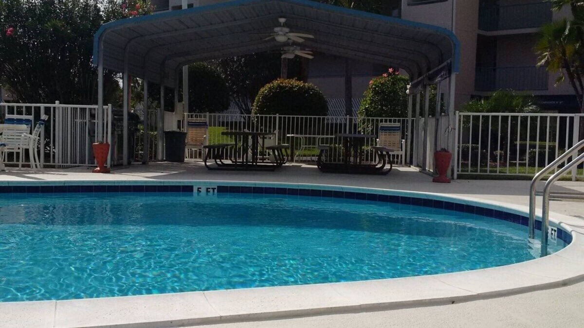 New Port Richey Condo | Safe, family area close to amenities restaurants, grocerystore etc