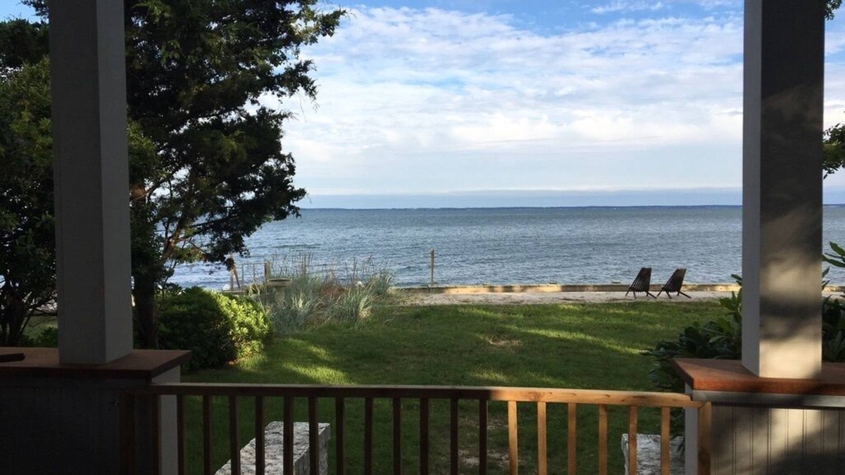 Town of Southold Town House | Safe Family Fun, steps from Veteran's Beach