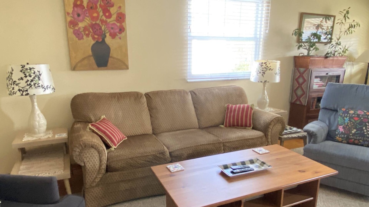 Barboursville House | Safe Huntington Suburb - Barboursville 3 BR & King Bed