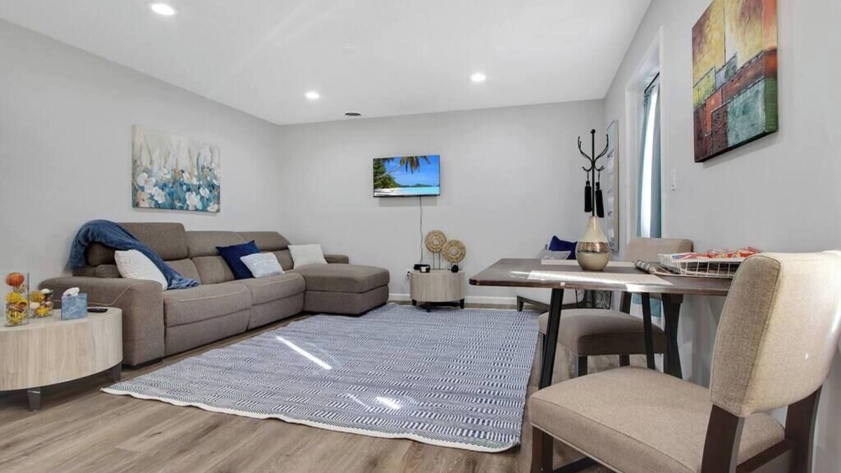 Cheektowaga Apartment | Safe Large Parking Quiet Laundry AC BBQ Patio