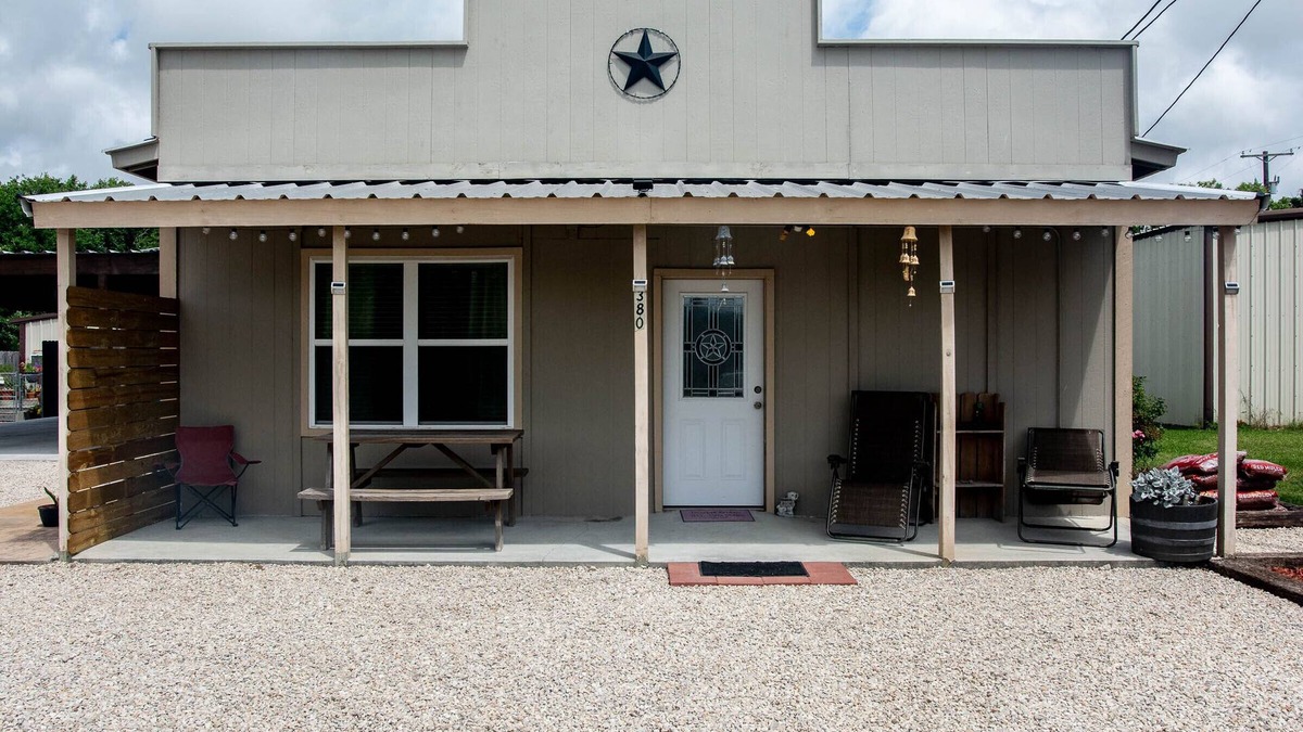 Matagorda House | Safe Quiet Neighborhood