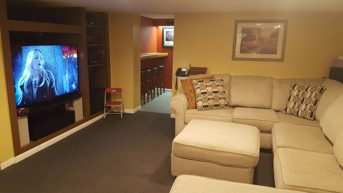 Central Clintonville House | Safe, Roomy Studio - Booking Includes Salt Spa Visit
