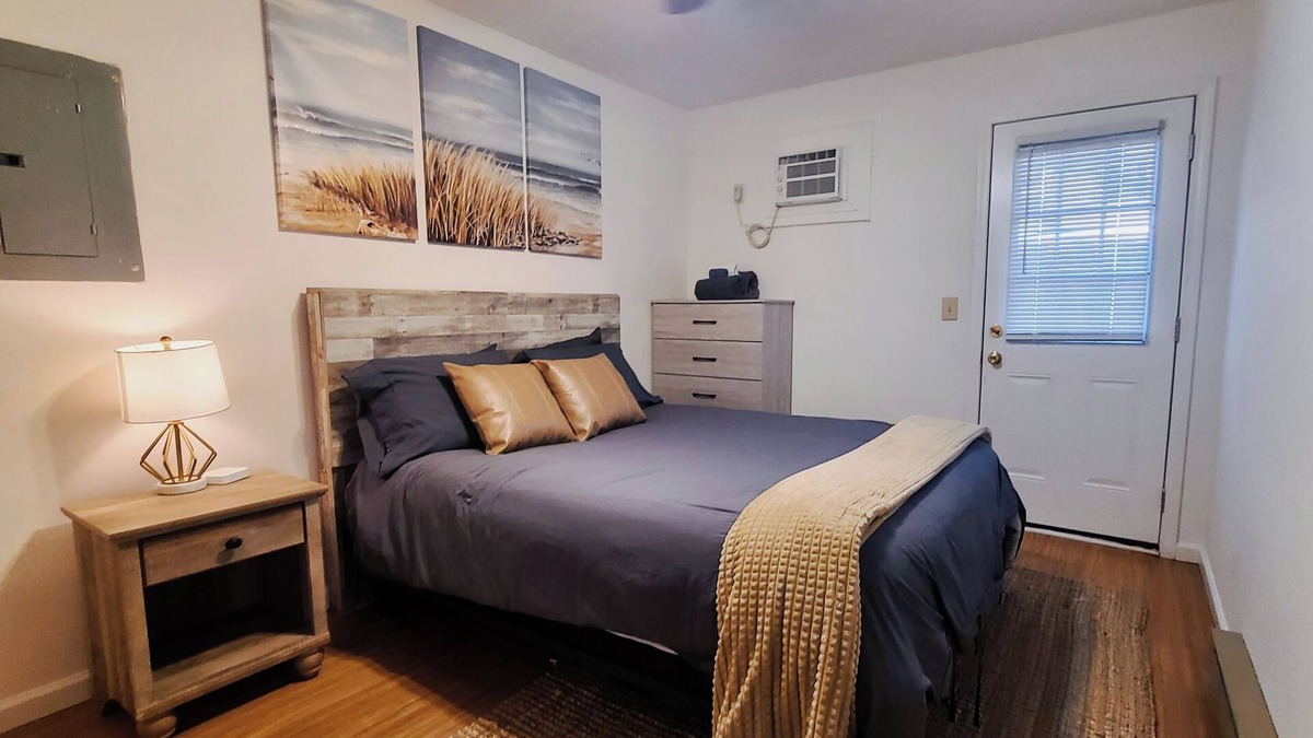 Downtown Apartment | Safe & Secure 2br near UKPD in Lex - Rest easy, walk 2 UK