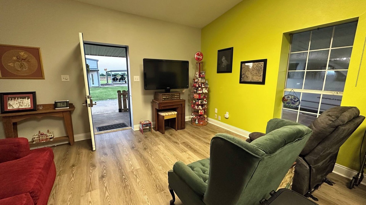 Gardner Apartment | Safe, secure and secluded 2-bedroom apartment outside city limits of Alexandria.