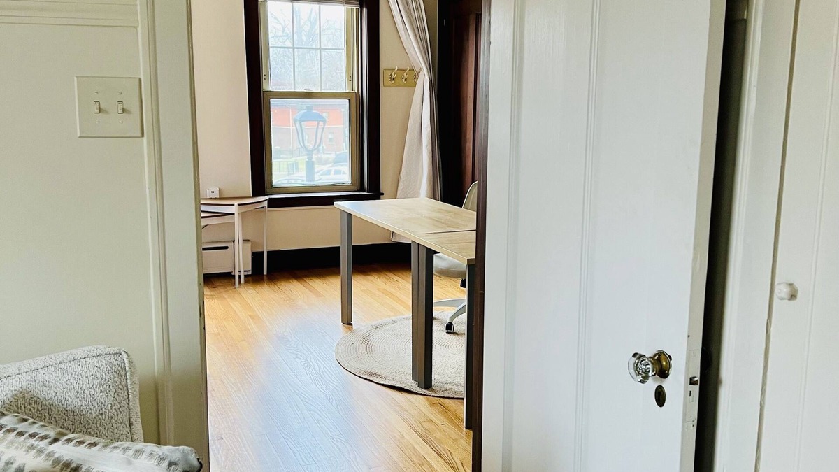 Highland Park Apartment | Safe & Secure Parkview-Sleep Sanctuary+Kitchen